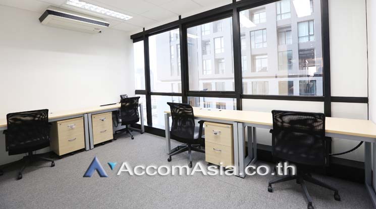  Office space For Rent in Sukhumvit, Bangkok  near BTS Ekkamai (AA15939)